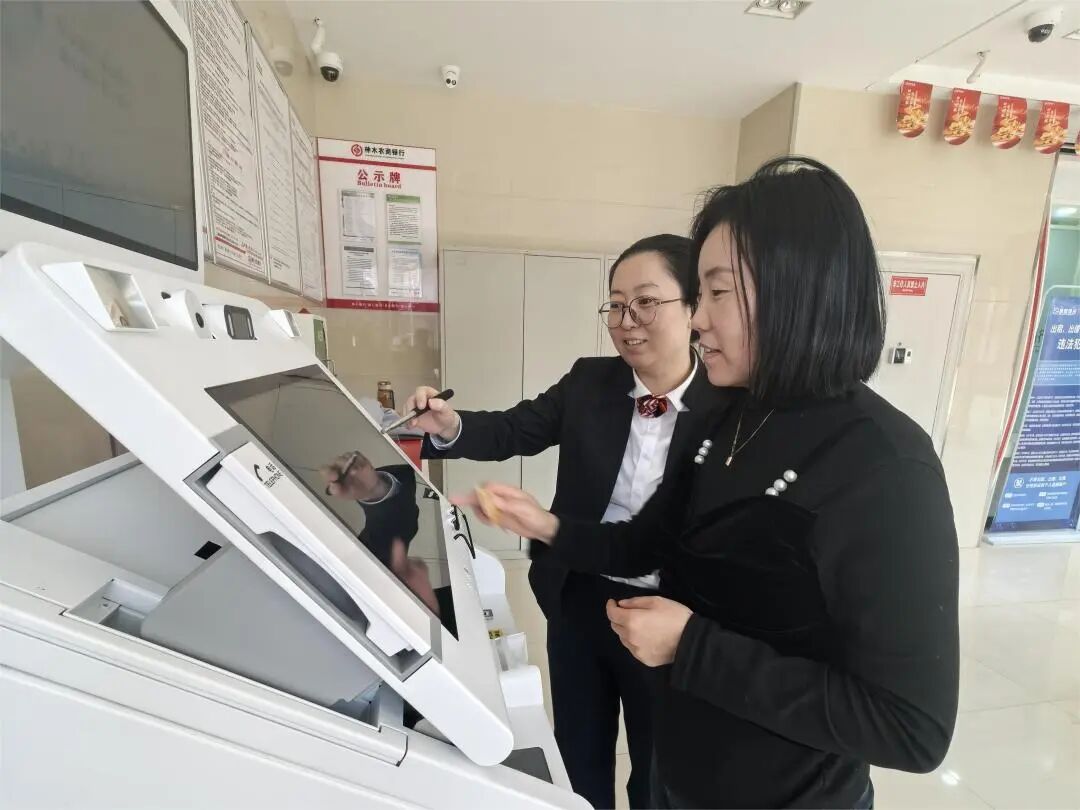 3.张丹妮.jpg 3.张丹妮.jpg