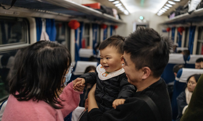 站站停的“慢”火车,串起山里村民的幸福