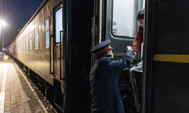 站站停的“慢”火车,串起山里村民的幸福